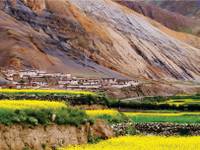 The picturesque landscapes of Tibet
